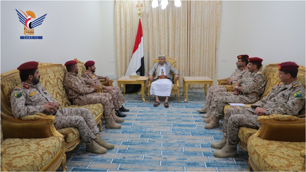  Le président Al-Mashat discute des résultats des négociations à Amman avec le comité militaire