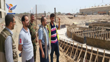 Remise de deux sites pour deux projets d'investissement dans la zone industrielle de Hodeidah