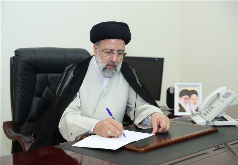 الرئيس الإيراني يأمر بإجراء تحقيق شامل في حادث سفارة أذربيجان الرئيس الإيراني يأمر بإجراء تحقيق شامل في حادث سفارة أذربيجان