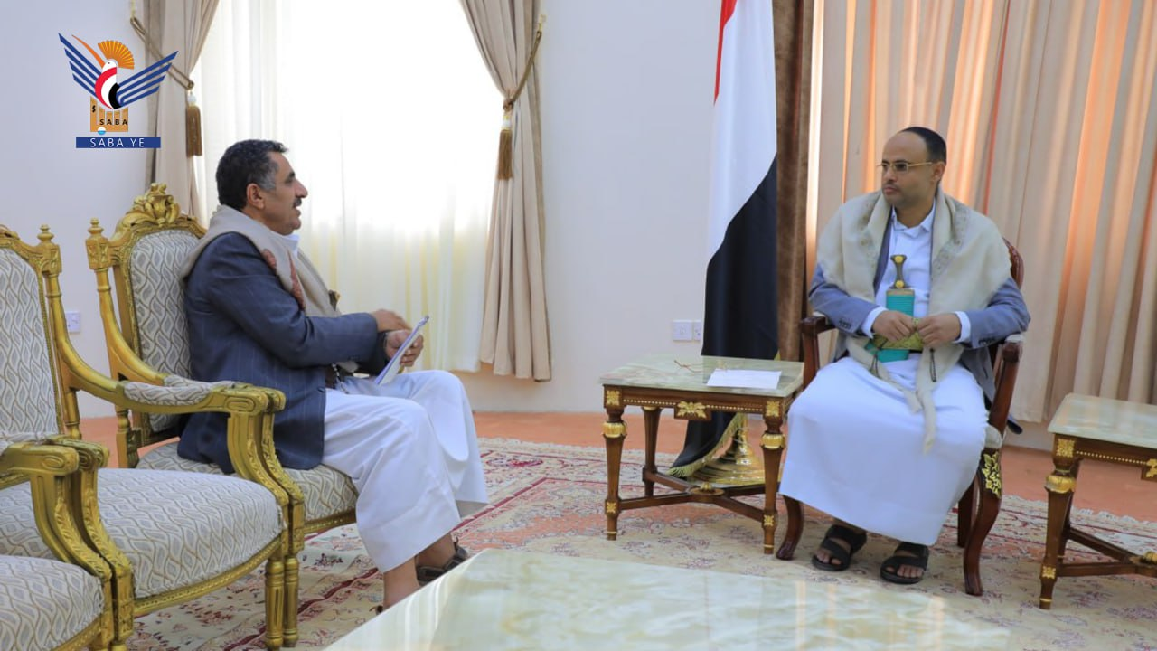 Präsident Al-Mashat trifft sich mit dem Minister für Öl und Mineralien
