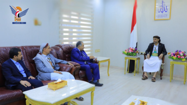 Präsident Al-Mashat der Führung des Ministeriums für Führung und Hadsch- und Umrah-Angelegenheiten