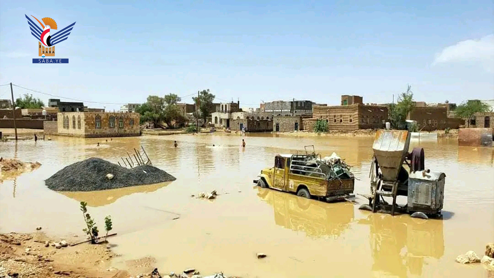  2 Töte und Dutzende von Häusern und Farmen wurden durch Regen beschädigt in Al-Dschouf 