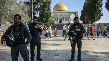Siedler stürmen Al-Aqsa-Höfe unter Führung des Extremisten „Glick“