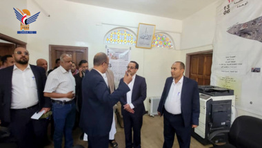 رئیس سازمان امور مالیاتی از پیشرفت کار در واحدهای مالیاتی قات و املاک در صنعا بازدید کرد رئیس سازمان امور مالیاتی از پیشرفت کار در واحدهای مالیاتی قات و املاک در صنعا بازدید کرد