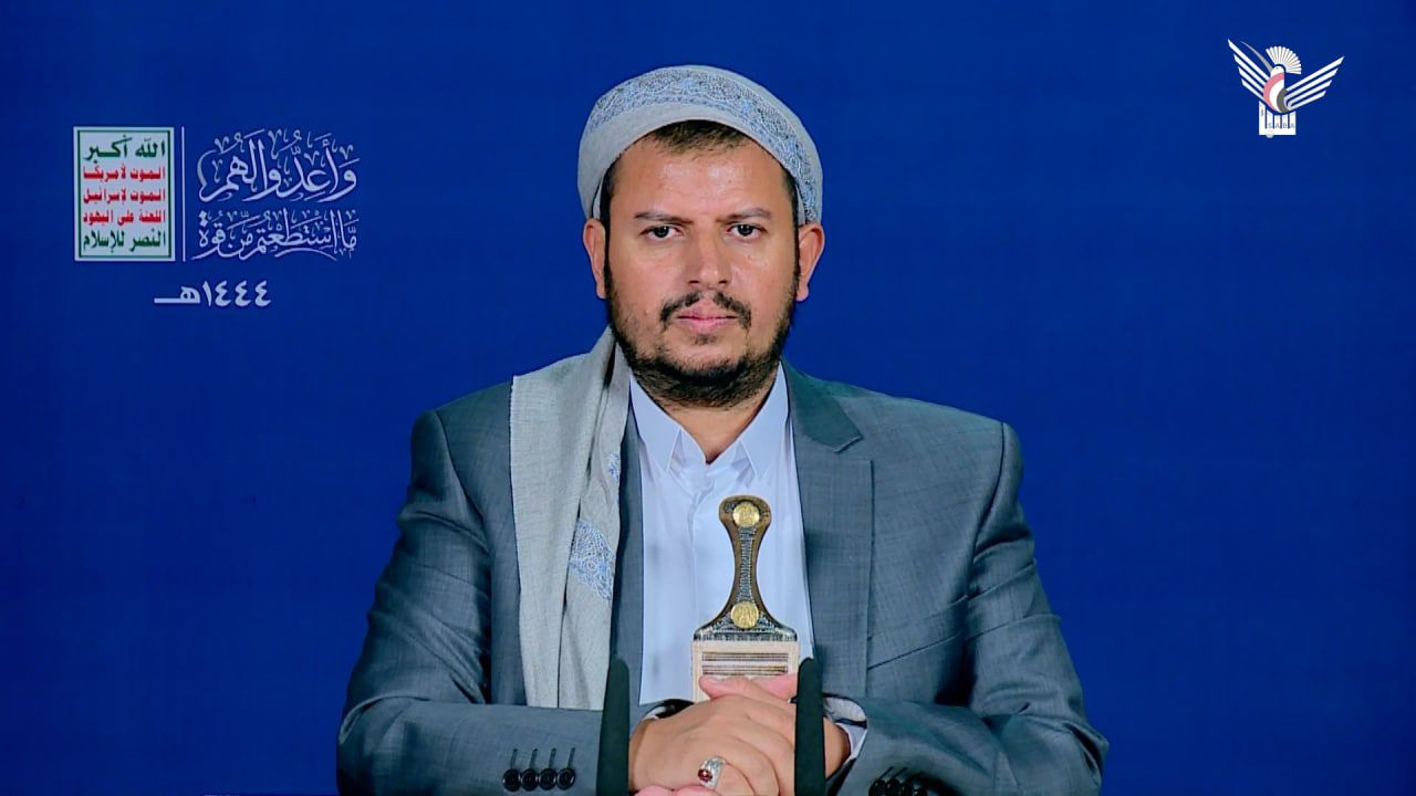 Le chef de la révolution confirme la poursuite des travaux de renforcement de l'armée yéménite et des capacités militaires du pays