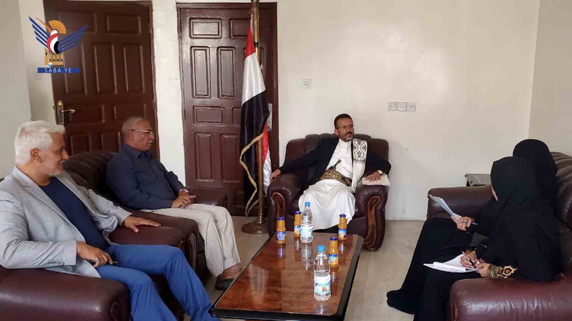 نائب وزير العدل يناقش مع رئيسة اللجنة الوطنية للمرأة أوضاع السجينات