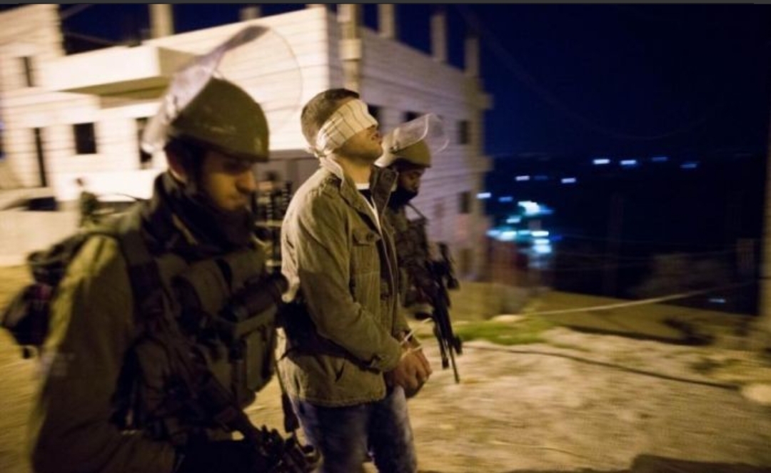 اعتقال ثلاثة فلسطينيين من رام الله ونابلس وقوات العدو تقتحم جنين اعتقال ثلاثة فلسطينيين من رام الله ونابلس وقوات العدو تقتحم جنين