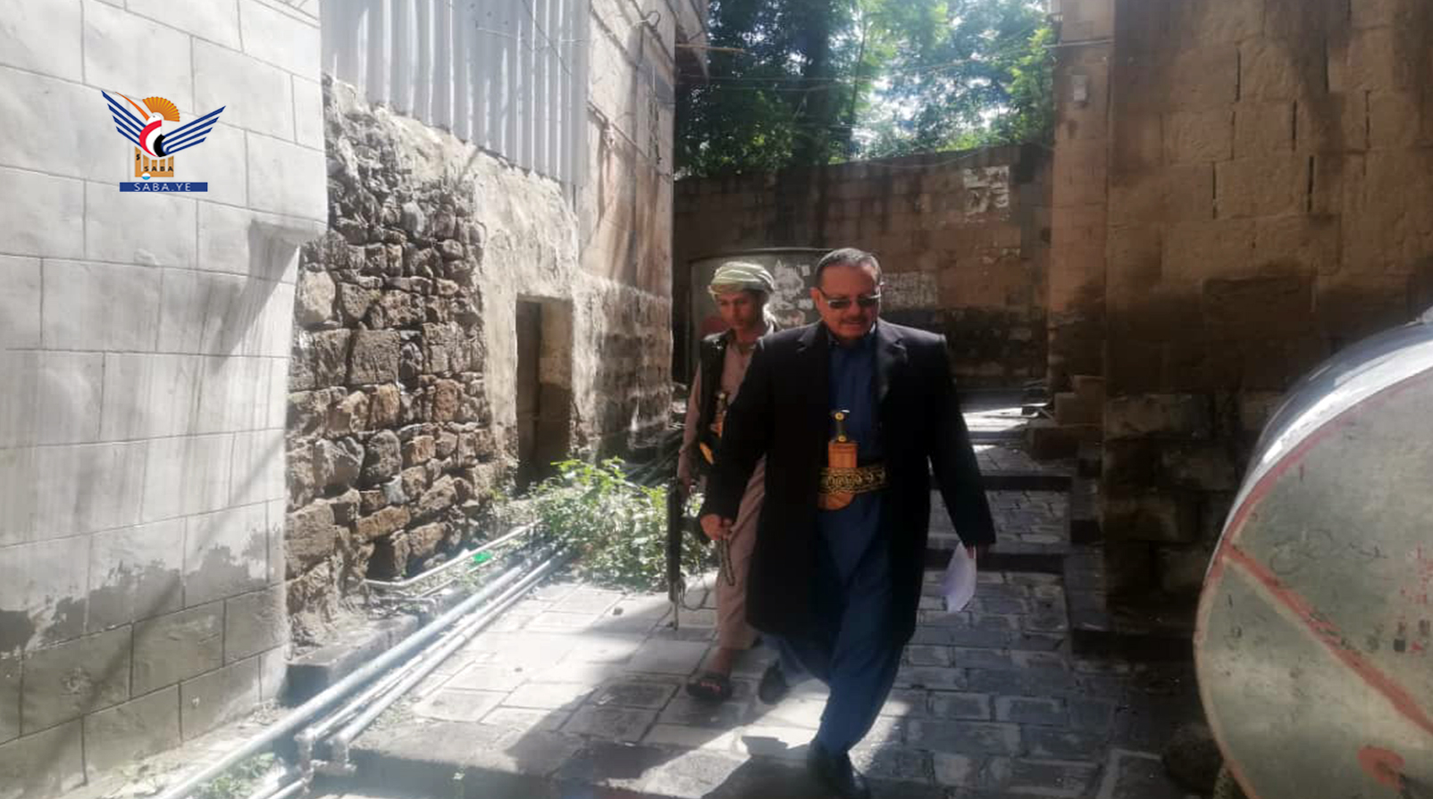Kulturminister begutachtet die Schäden durch die Dauerregen in der Sana’a- Altstadt