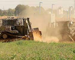 Los vehículos del enemigo sionista están penetrando al este de la ciudad de Gaza... y el enemigo está buscando tiendas de campaña en el norte del valle del Jordán.