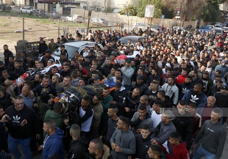 الفلسطينيون يشيعون جثامين الشهداء الثلاثة في جنين