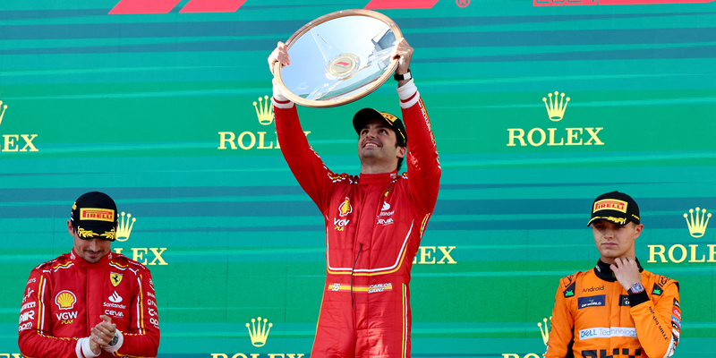 الإسباني ساينز يتوج بلقب بطولة سباق جائزة أستراليا الكبرى للسيارات