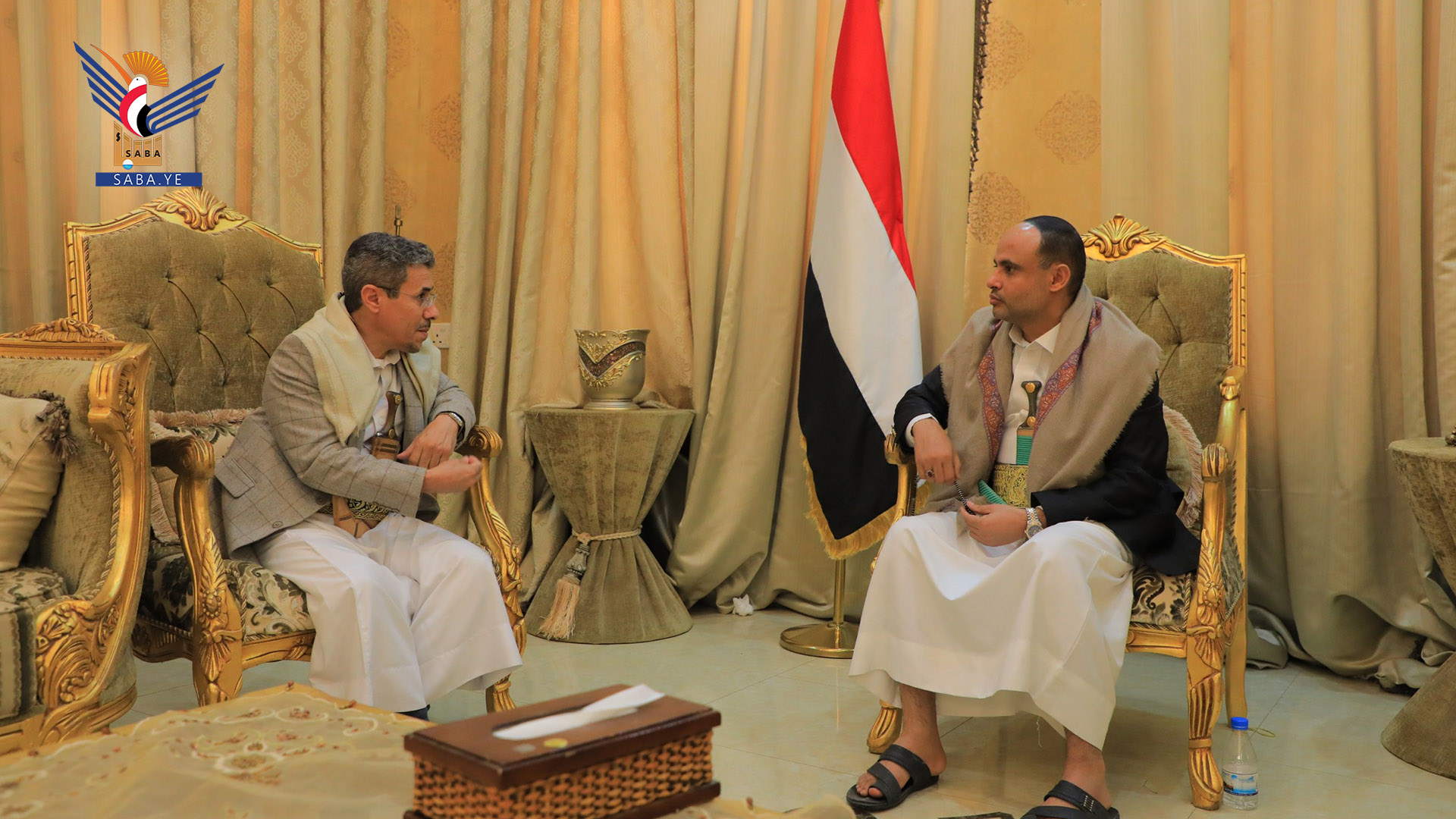 Le président Al-Mashat demande aux responsables des institutions de l'État de trouver les besoins des citoyens