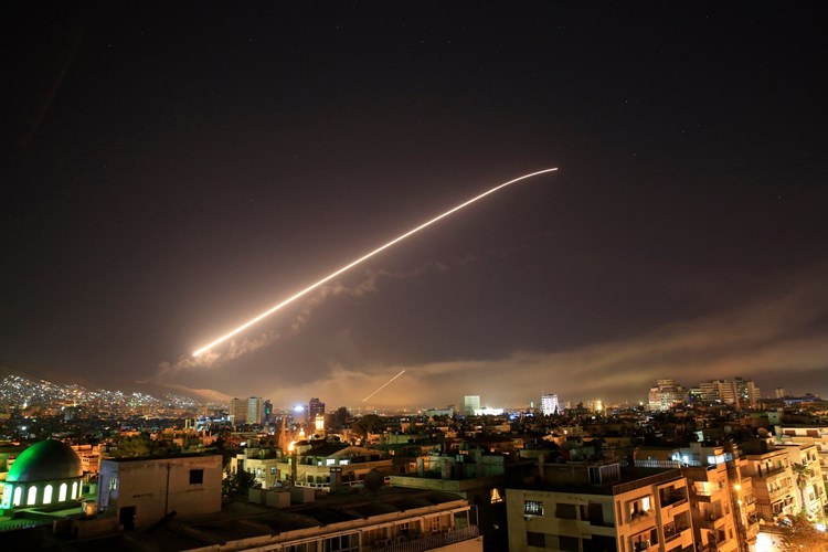 Les défenses aériennes syriennes face à l'agression sioniste dans le Rif Dimashq et Tartous
