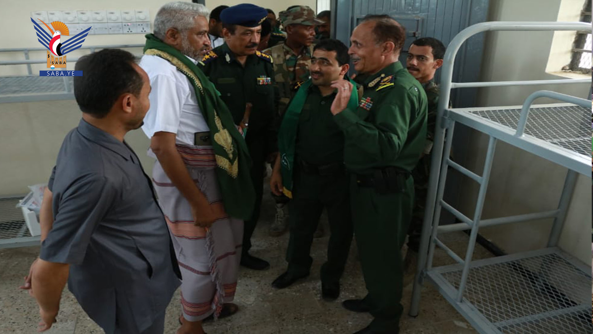 Hodeidah- Gouverneur überprüft den neuen Ausbau der zentralen Rehabilitationsgefängnis in Hodeidah