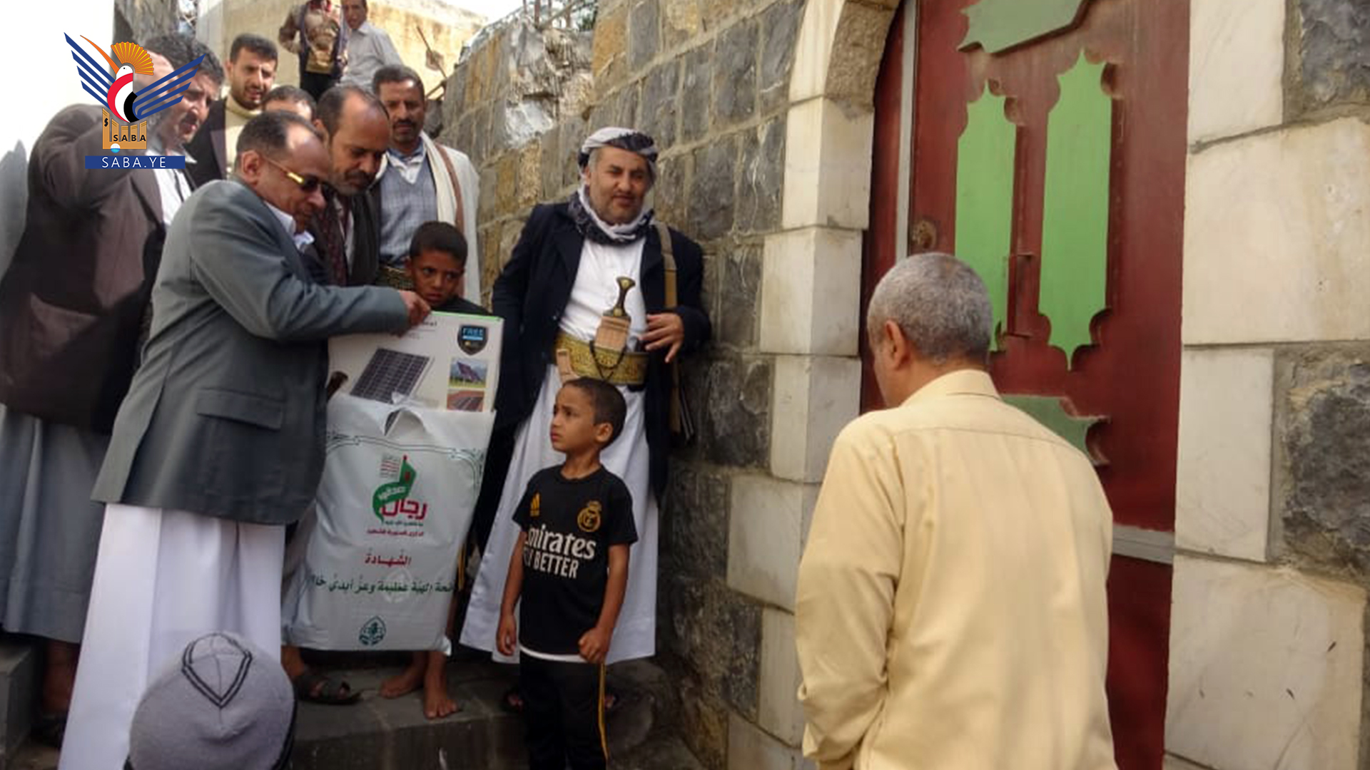 زيارة أسر الشهداء في مدينة حجة ونجرة