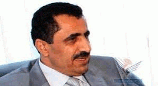 وزير النفط يهنئ قائد الثورة ورئيس المجلس السياسي بحلول شهر رمضان