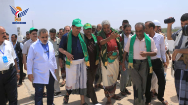 Inauguration d'un système d'énergie solaire à l'hôpital al-Thawra à Hodeida