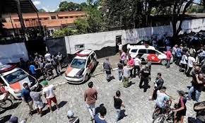 مقتل ثلاثة اشخاص وإصابة 11 أخرين بإطلاق نار على مدرستين في البرازيل