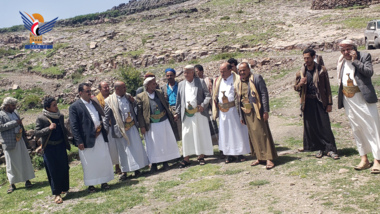 Gouverneur von Ibb prüft Projekte zum Bau von Staudamm und das  Agrarbereich in Al Radmah und Yarim 