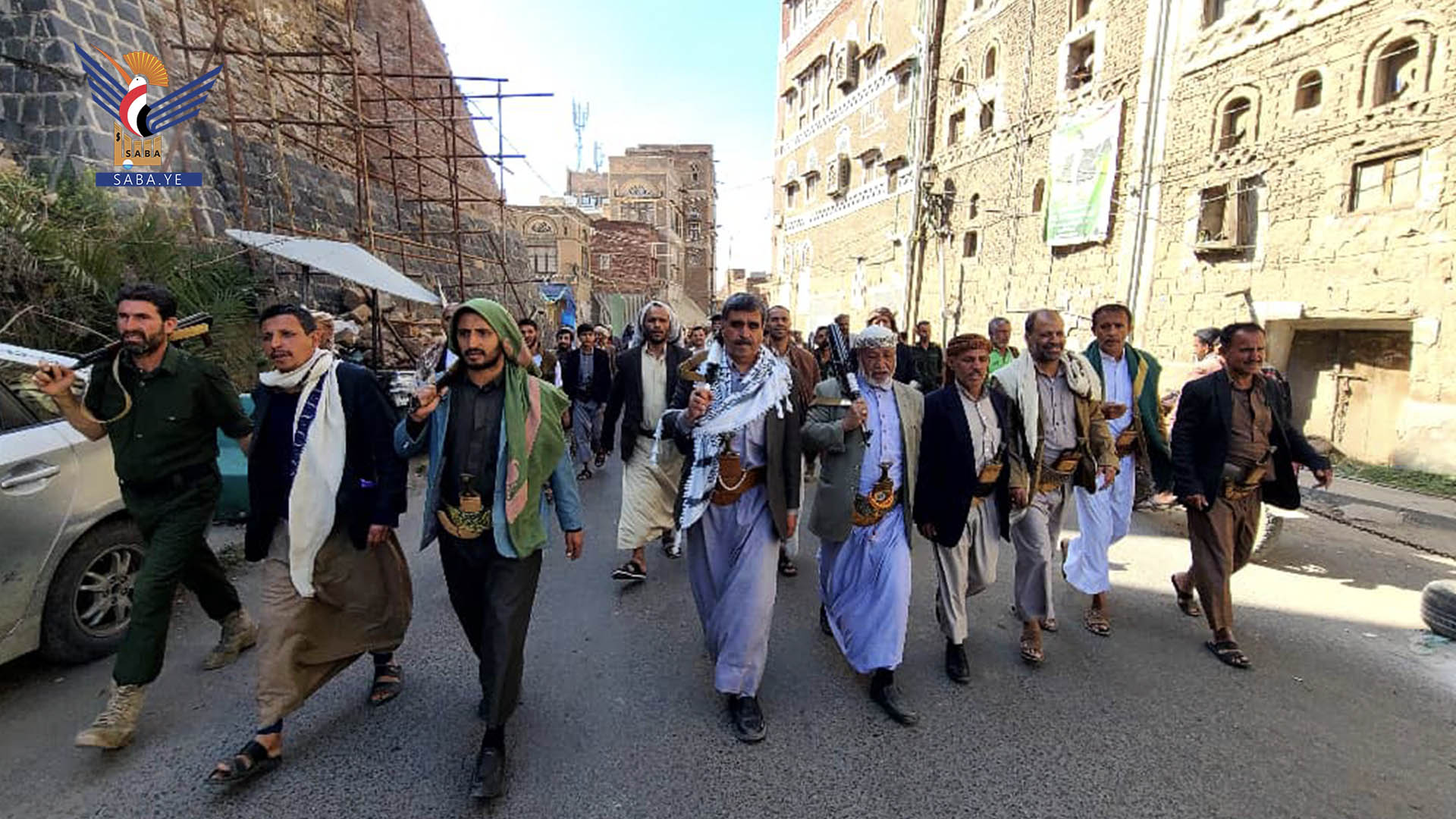 مسير شعبي مسلح بمديرية صنعاء القديمة احتفاءً بالعيد العاشر لثورة 21 سبتمبر