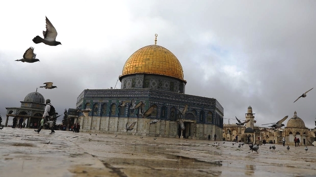 التقسيم الزماني والمكاني للأقصى .. واقع مرير يحاول العدو الصهيوني فرضه بالقوة التقسيم الزماني والمكاني للأقصى .. واقع مرير يحاول العدو الصهيوني فرضه بالقوة