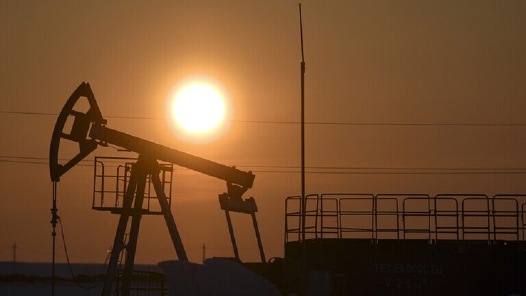 العقوبات الغربية على منتجات النفط الروسي تنعكس سلبا على مادة هامة لألمانيا