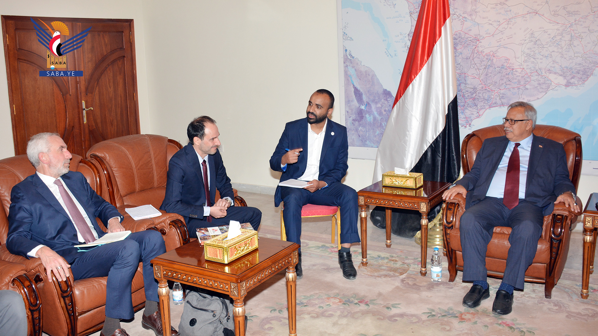 رئيس الوزراء يستقبل رئيس المكتب الدولي لمنظمة أطباء بلا حدود رئيس الوزراء يستقبل رئيس المكتب الدولي لمنظمة أطباء بلا حدود