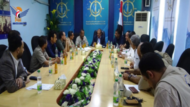 Discussion du mécanisme de coopération entre la Red Sea Ports Corporation et les entités opérant dans le port de Hodeida