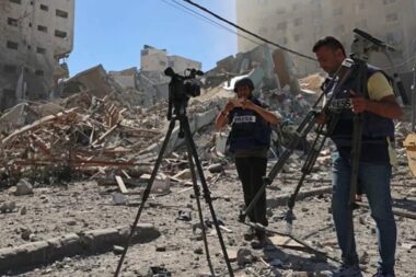 Journalistes palestiniens : l'ennemi sioniste a arrêté une centaine de journalistes depuis le 7 octobre