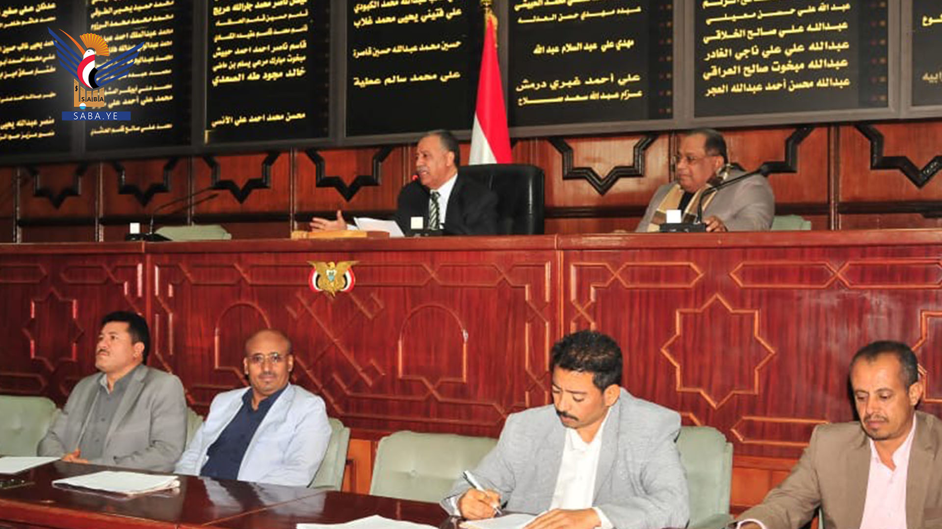 Parliament continues to discuss Financial Affairs Committee's report 