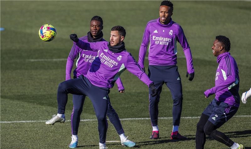 ريال مدريد يخسر نجمه هازارد في الكلاسيكو لمدة طويلة بسبب الإصابة ريال مدريد يخسر نجمه هازارد في الكلاسيكو لمدة طويلة بسبب الإصابة