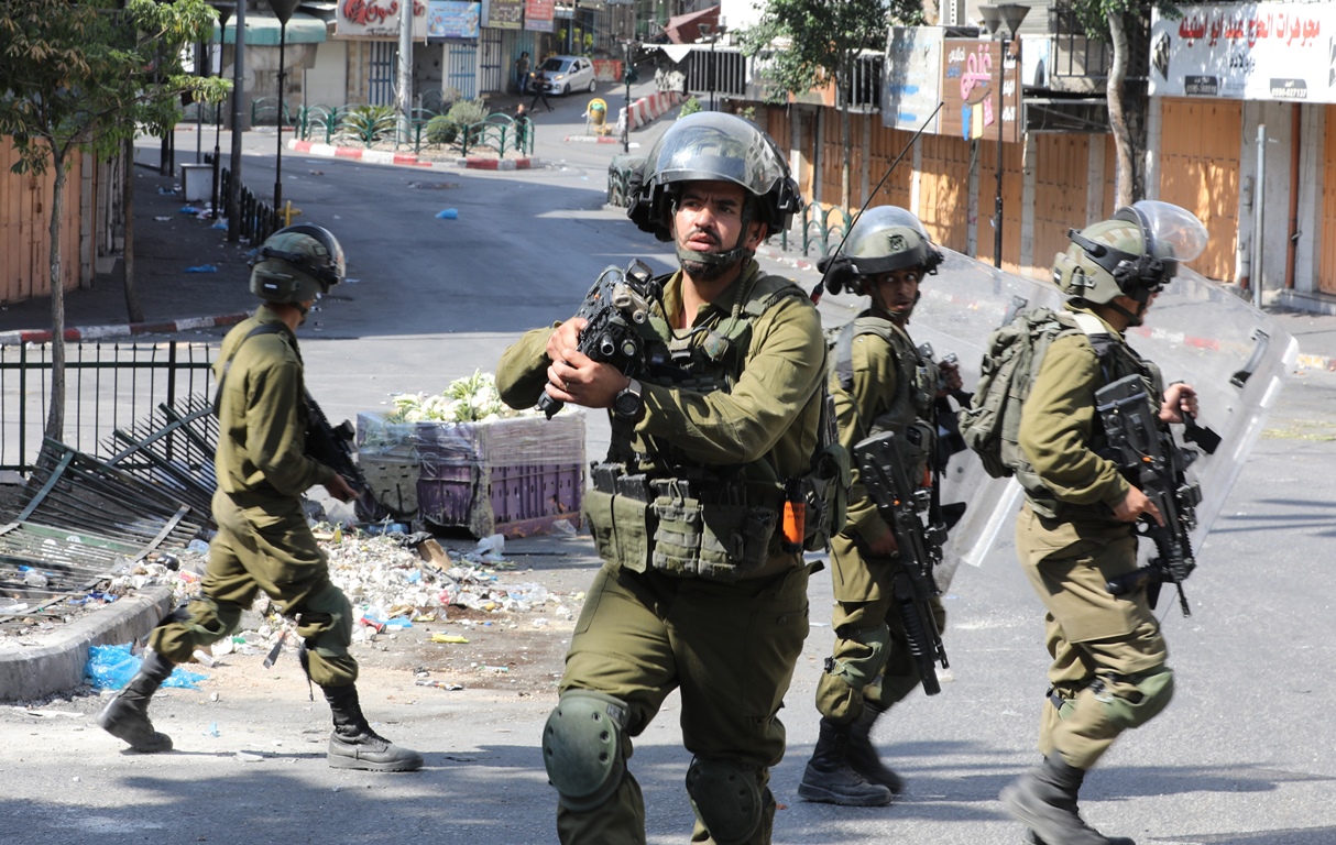 Palästinensische Zivilisten verletzten im besetzten Westjordanland durch israelische Kugeln