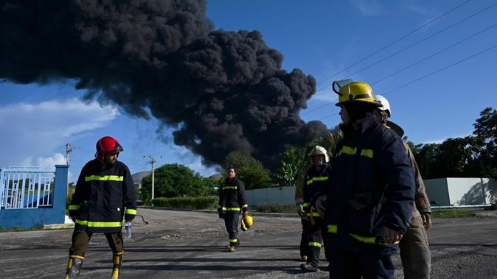 مقتل شخص على الأقل جراء حريق هائل بمستودع للنفط في كوبا