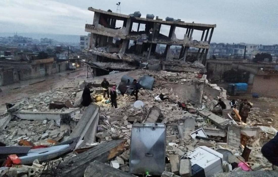حصيلة قتلى الزلزال في تركيا وسوريا تتجاوز الستة آلاف شخص