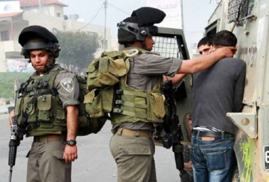 Occupier arrests 11 Palestinians in West Bank