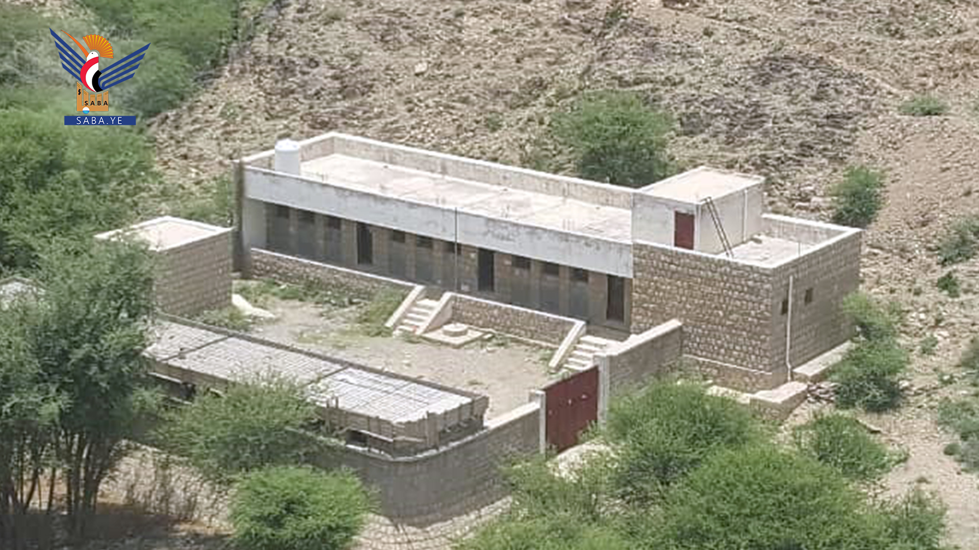 Handing over site of project to build classrooms for Al-Za’ba School in Khawlan, Sana’a Governorate