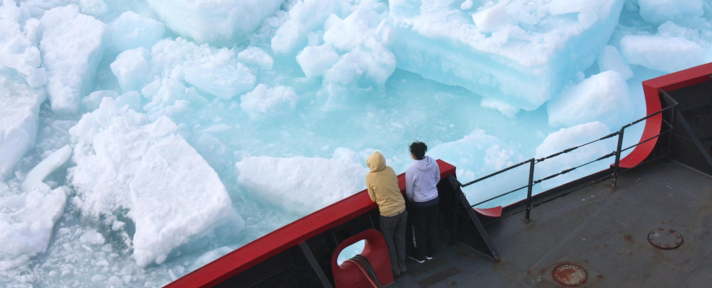 دراسة حديثة تحذر من الاقتراح البري لاستخدام الزجاج لإنقاذ القطب الشمالي