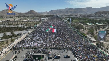 Two million people gathered in capital, Sana'a, in a march, “Our operations continue...Stop your aggression” Two million people gathered in capital, Sana'a, in a march, “Our operations continue...Stop your aggression”