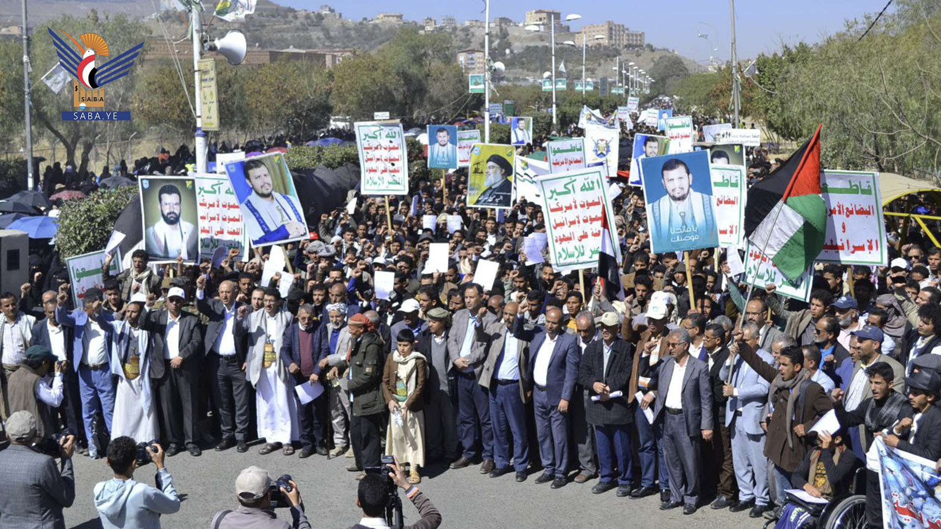 Sana'a university crowns weekly marches with massive student demonstration in support of Gaza Sana'a university crowns weekly marches with massive student demonstration in support of Gaza