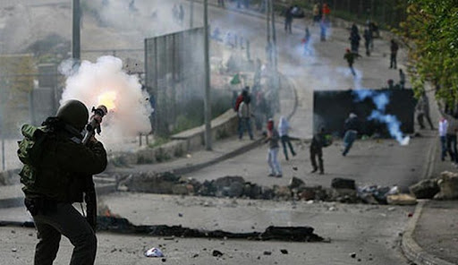 Israeli forces target journalists in Jenin city center with tear gas Israeli forces target journalists in Jenin city center with tear gas