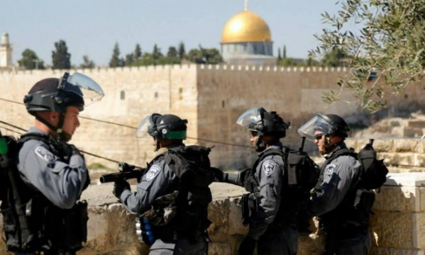 العدو الصهيوني يشدد من إجراءاته العسكرية ويعزز قواته في القدس المحتلة