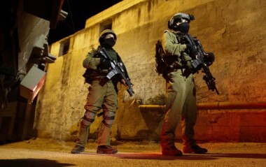 Enemy launches campaign of arrests in west Bank, al-Quds Enemy launches campaign of arrests in west Bank, al-Quds