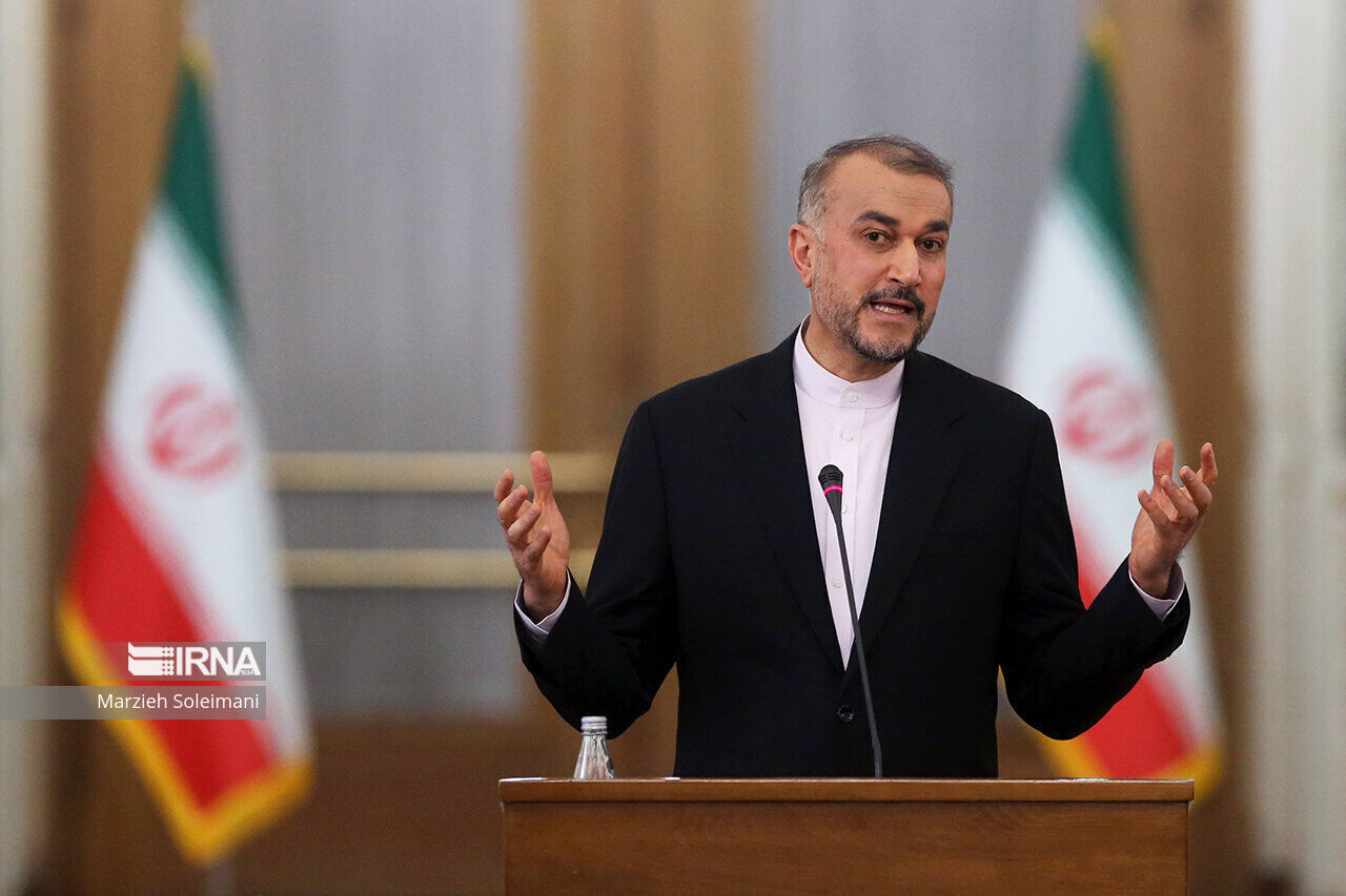 وزیر امور خارجه ایران: توسعه روابط سازنده و مشارکت با همسایگان با جدیت ادامه خواهد داشت