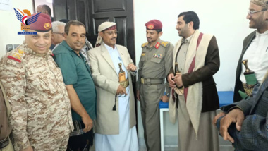 Al-Sami'i weiht das Ambulanzprojekt im Militärkrankenhaus in Taiz ein