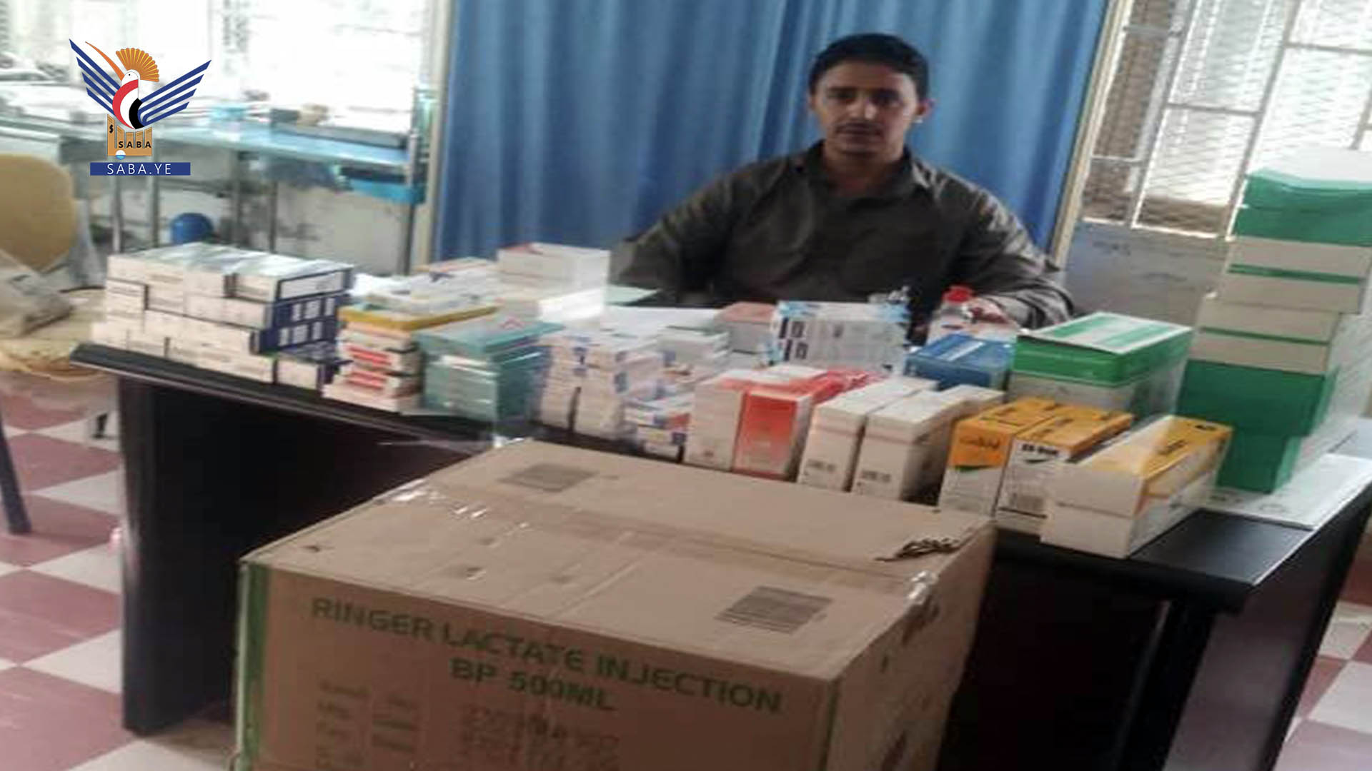 Distribution of medicines to inmates of correctional facility in Mahwit