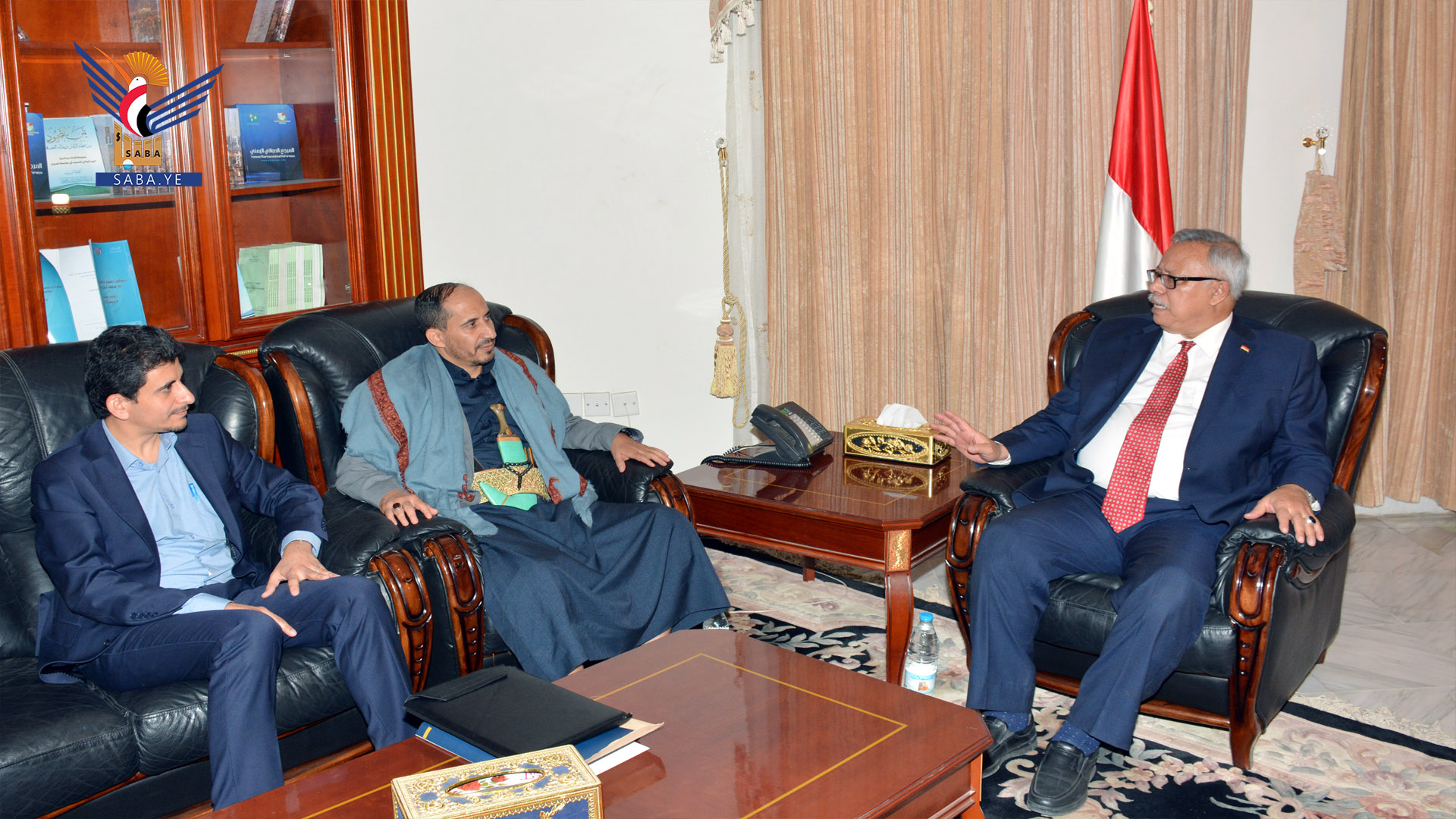 PM commends effort to develop Yemeni Economic Foundation activities