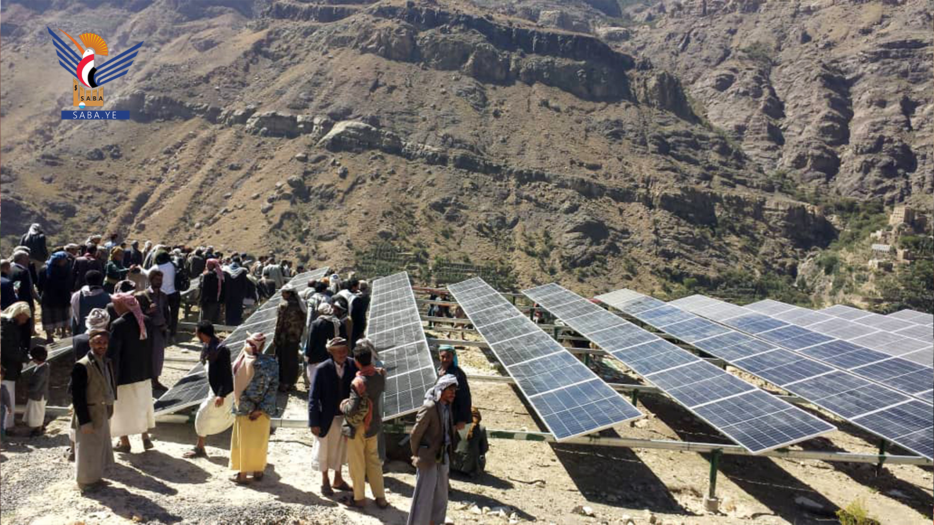Landwirtschaftsminister weiht Solarenergieprojekt zur Bewässerung von Kaffee im Distrikt Bani Matar in Sana'a Landwirtschaftsminister weiht Solarenergieprojekt zur Bewässerung von Kaffee im Distrikt Bani Matar in Sana'a
