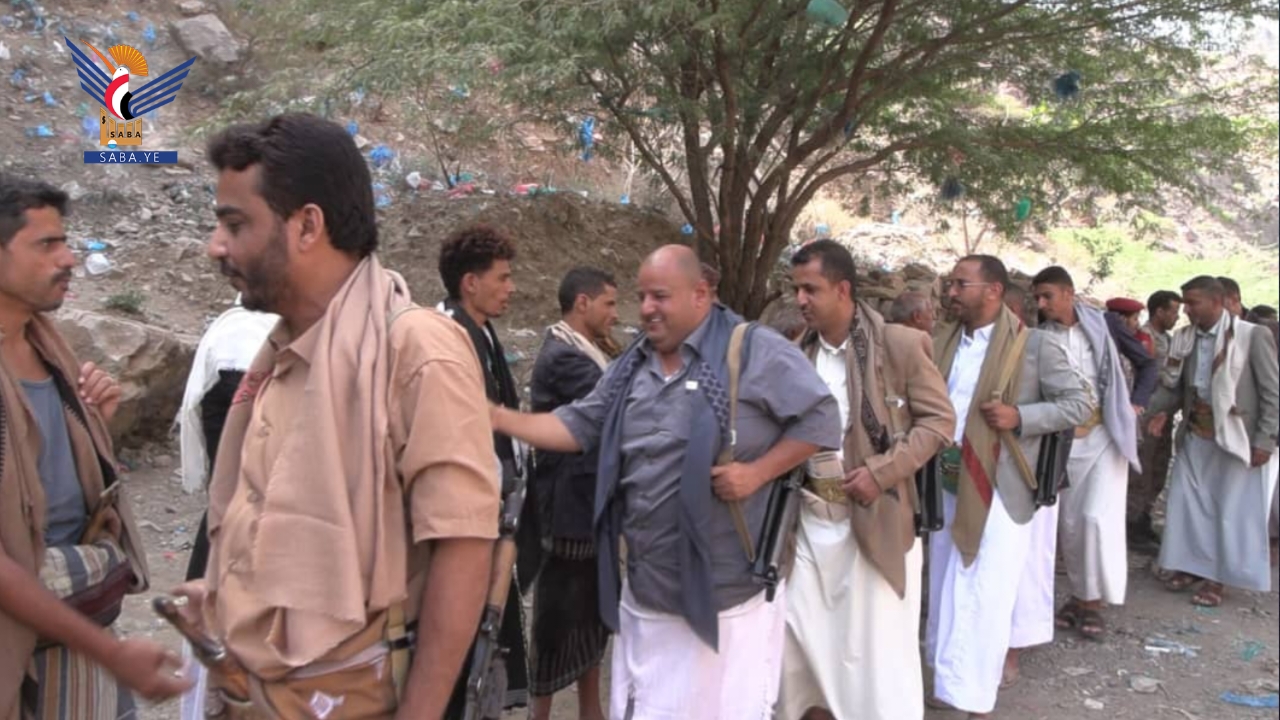 زيارات عيدية للمرابطين بالجبهات والنقاط والإدارات الأمنية في تعز