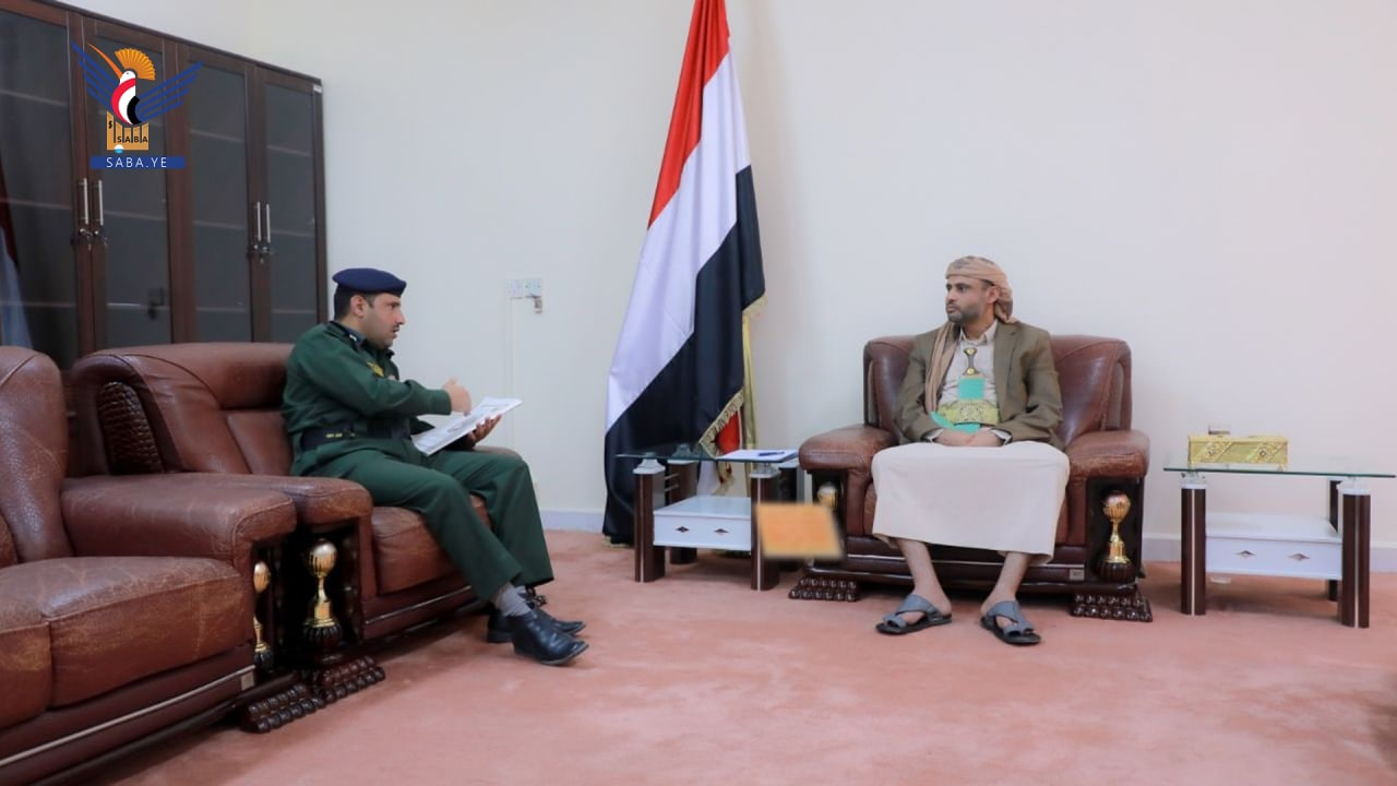   Le président Al-Mashat rencontre le chef de l'agence de défense civile