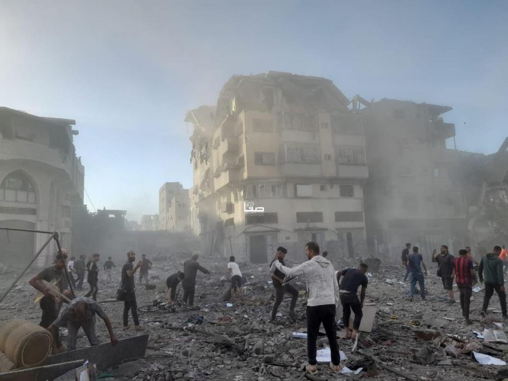 ثمانية شهداء ومصابون بقصف العدو الإسرائيلي خيمة تؤوي نازحين وسط مدينة غزة